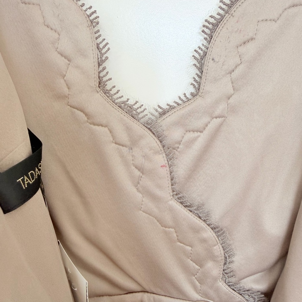 NWT Tadashi Shoji Sequin Lace Sheath Dress in Smoked Pearl
- Size 12 - Picture 13 of 16